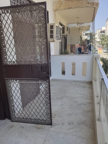Balcony in 3 BHK Builder Floor at Sector 43 – for Rent