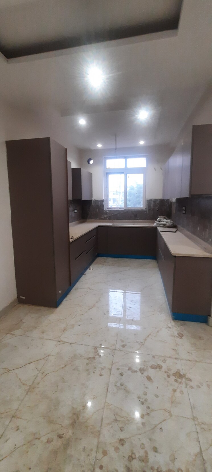 Kitchen, sector 43 4 Bedroom 250 Sq.Yd. Builder Floor In Sector 43 Faridabad 8352953