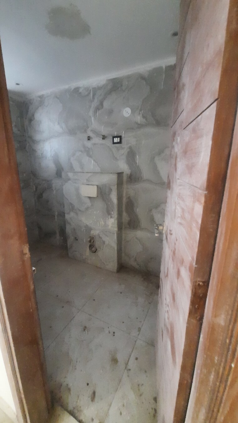 Bathroom, sector 43 4 Bedroom 250 Sq.Yd. Builder Floor In Sector 43 Faridabad 8352953