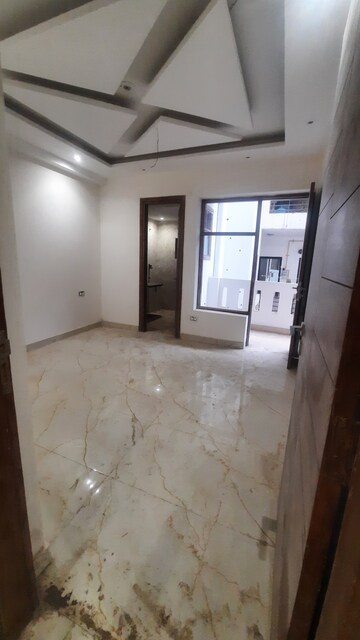 Room in 4 BHK Builder Floor at Sector 43 – for Sale