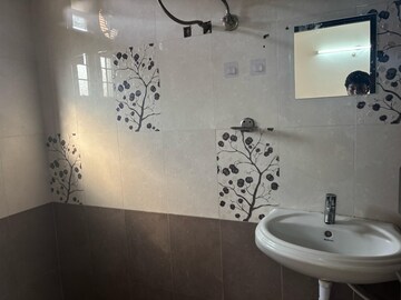 Bathroom in 3 BHK Apartment at Sai Kiran Apartment Gopanapalli, Gopanpally – for Rent