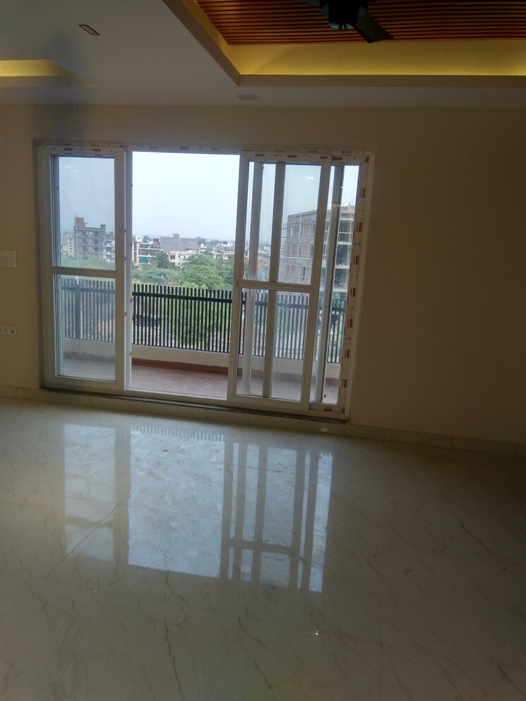 Room, sector 43 3 Bedroom 200 Sq.Yd. Builder Floor In Sector 43 Faridabad 8353130