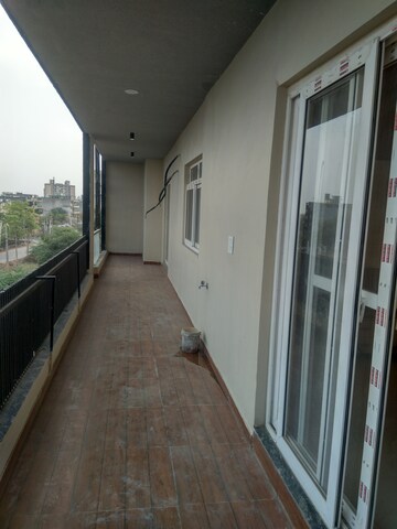 Balcony in 3 BHK Builder Floor at Sector 43 – for Sale