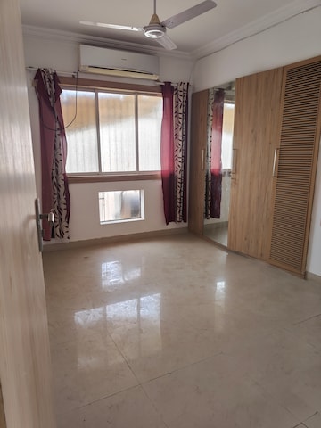 Room in 3 BHK Apartment at Vasai West – for Rent