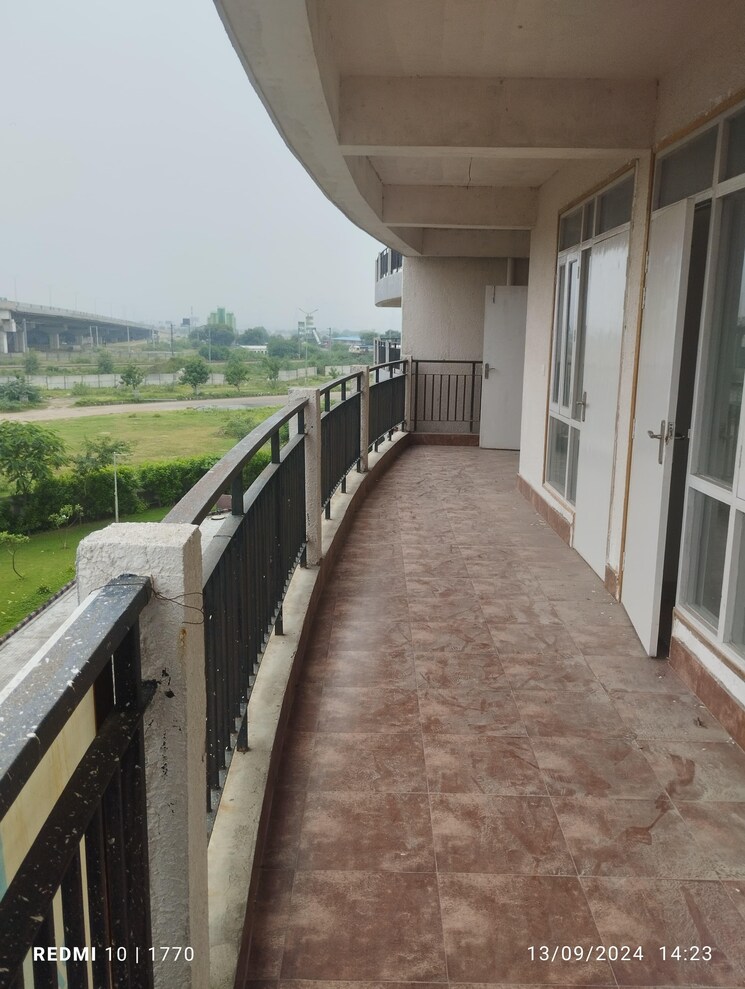 Balcony, pareena-the-elite-residences 3 Bedroom 1865 Sq.Ft. Apartment In Sector 99 Gurgaon 8353132