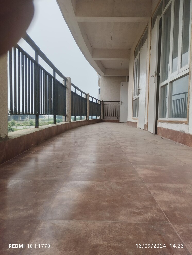 Balcony, pareena-the-elite-residences 3 Bedroom 1865 Sq.Ft. Apartment In Sector 99 Gurgaon 8353132