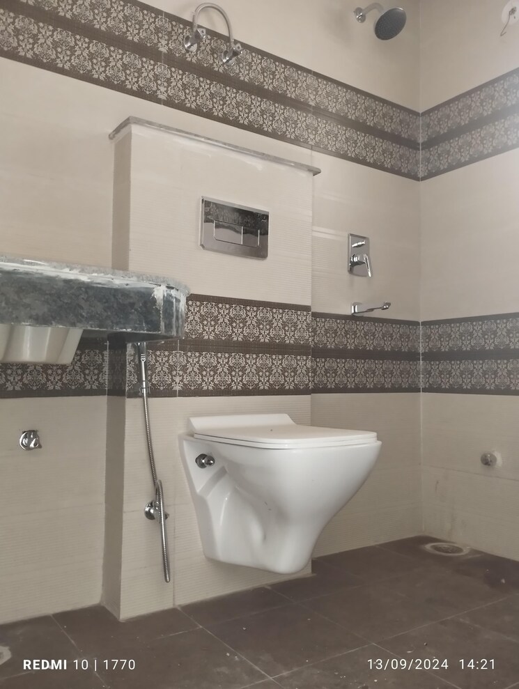 Bathroom, pareena-the-elite-residences 3 Bedroom 1865 Sq.Ft. Apartment In Sector 99 Gurgaon 8353132