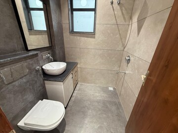 Bathroom in 6 BHK Independent House at Patiala Road – for Sale
