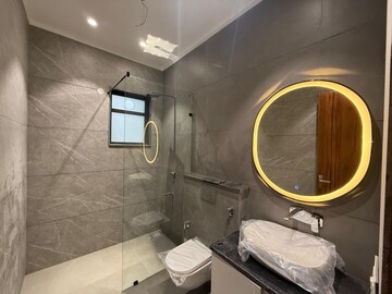 Bathroom in 6 BHK Independent House at Patiala Road – for Sale
