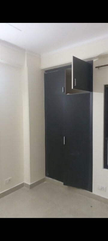 Room in 2 BHK Apartment at Sangwan Heights, Raj Nagar Extension – for Rent