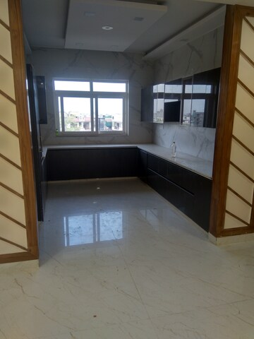 Kitchen in 3 BHK Builder Floor at Sector 43 – for Sale