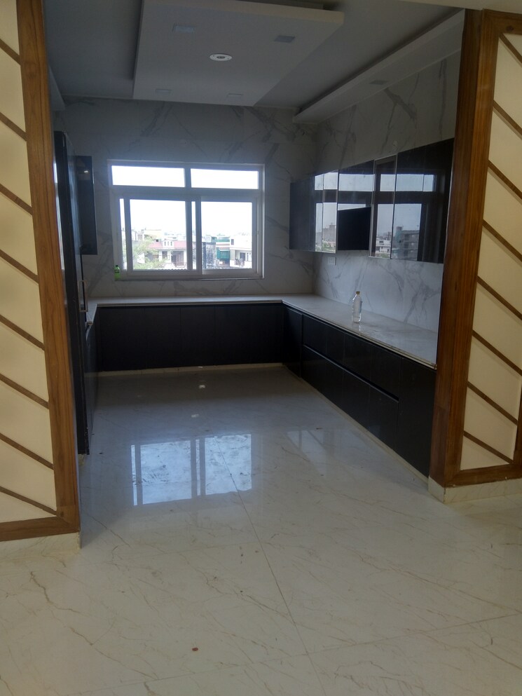 Kitchen, sector 43 3 Bedroom 205 Sq.Yd. Builder Floor In Sector 43 Faridabad 8353168