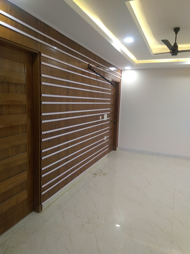 undefined, sector 43 3 Bedroom 205 Sq.Yd. Builder Floor In Sector 43 Faridabad 8353168