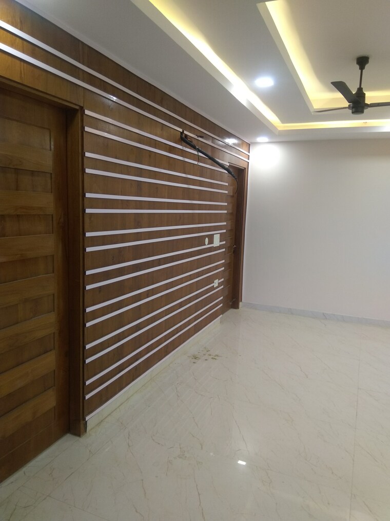 undefined, sector 43 3 Bedroom 205 Sq.Yd. Builder Floor In Sector 43 Faridabad 8353168