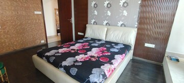 Bedroom in 2.5 BHK Apartment at Goregaon East – for Rent
