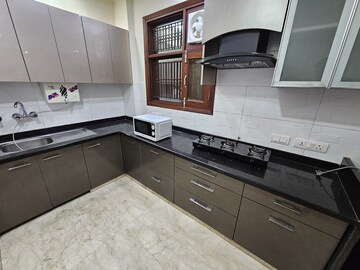Kitchen in 2 BHK Builder Floor at BPTP Amstoria Country Floor, Sector 102 – for Rent