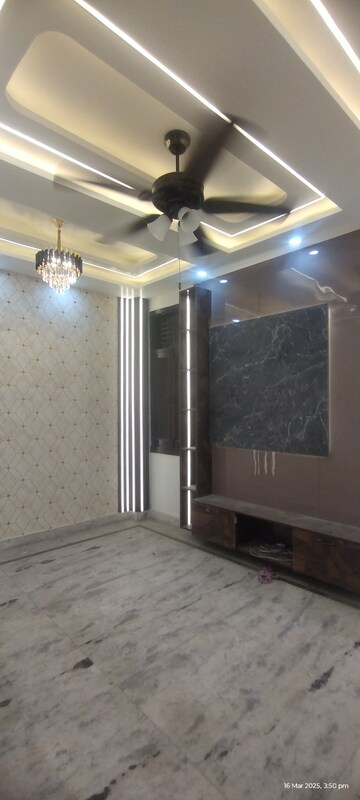 Furnished Amenities in 3 BHK Builder Floor at Uttam Nagar – for Sale