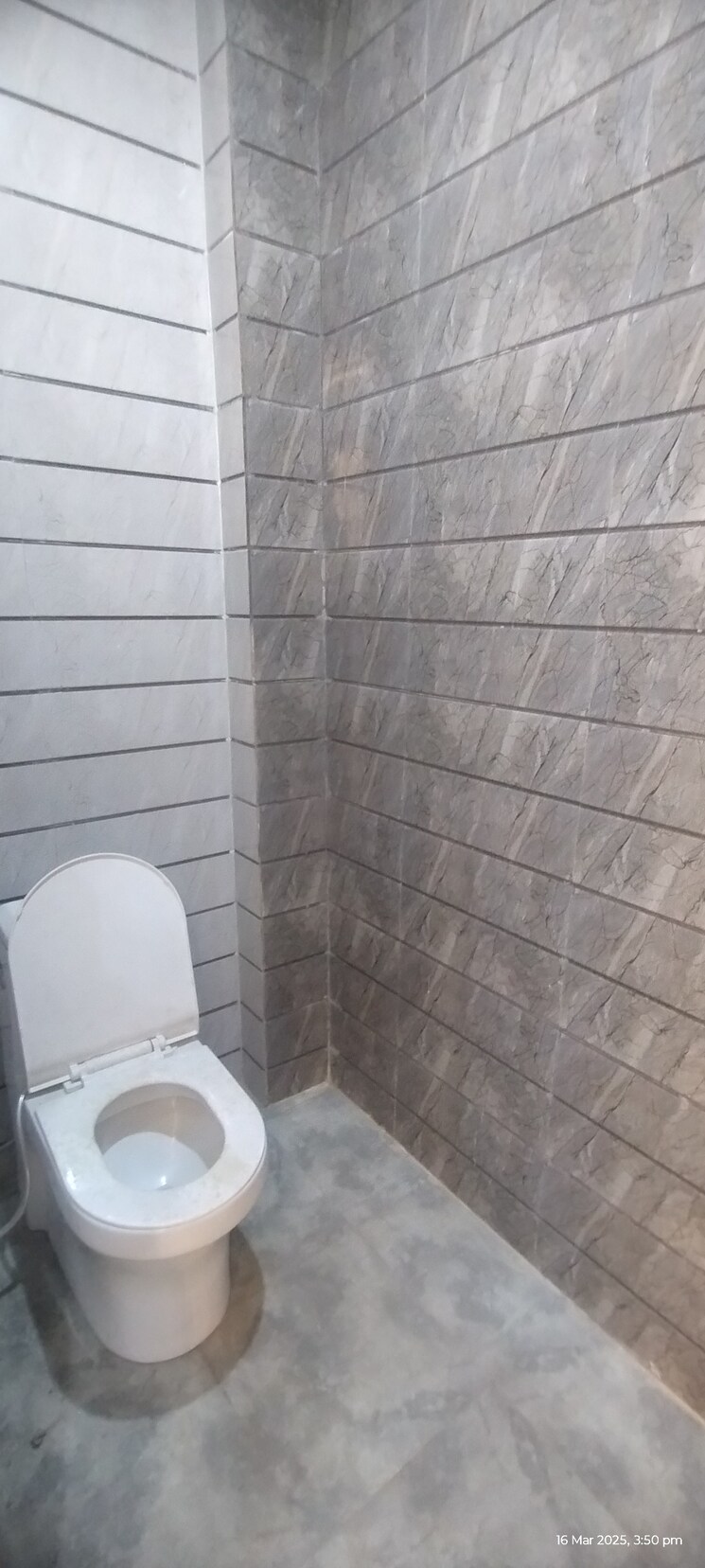 Bathroom, uttam nagar 3 Bedroom 100 Sq.Yd. Builder Floor In Uttam Nagar Delhi 8353237