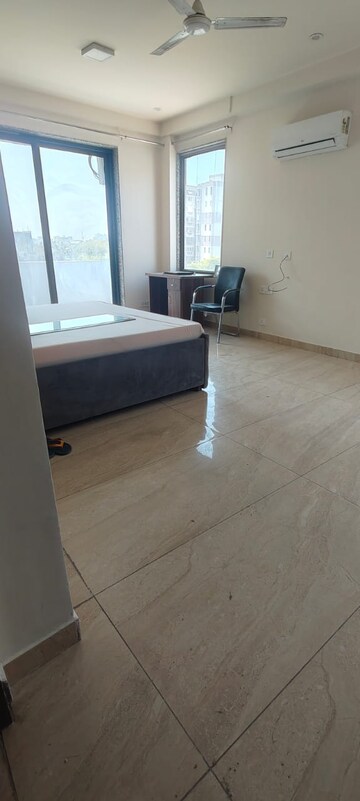 Room in 4 BHK Builder Floor at Uppal Gurgaon 99, Sector 99 – for Rent