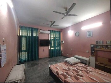 Living Room in 3 BHK Apartment at Sector 7 – for Rent