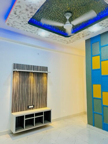 Furnished Amenities in 1 BHK Builder Floor at Bhajanpura – for Sale