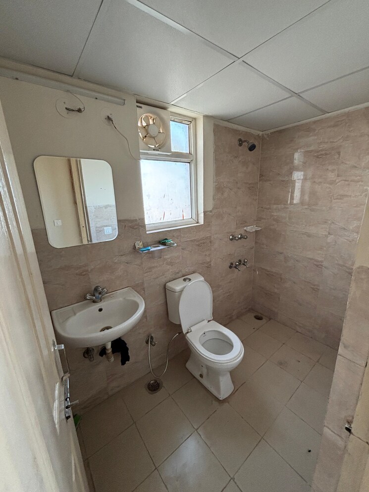 Bathroom, wave-dream-homes 2 Bedroom 808 Sq.Ft. Apartment In Wave City Ghaziabad 8353391