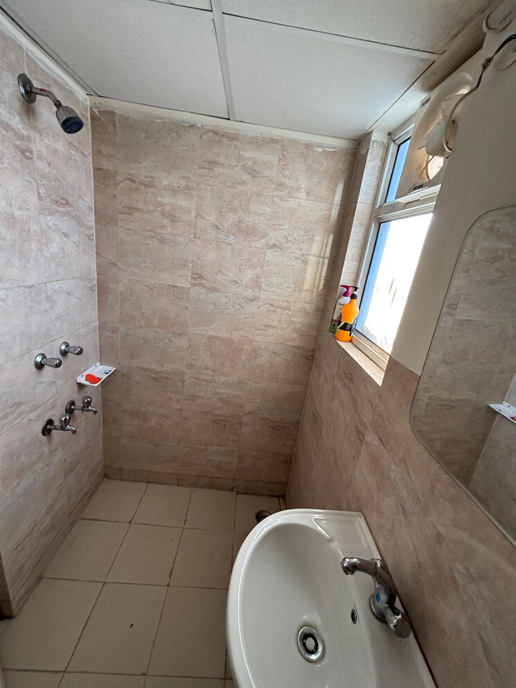 Bathroom, wave-dream-homes 2 Bedroom 808 Sq.Ft. Apartment In Wave City Ghaziabad 8353391