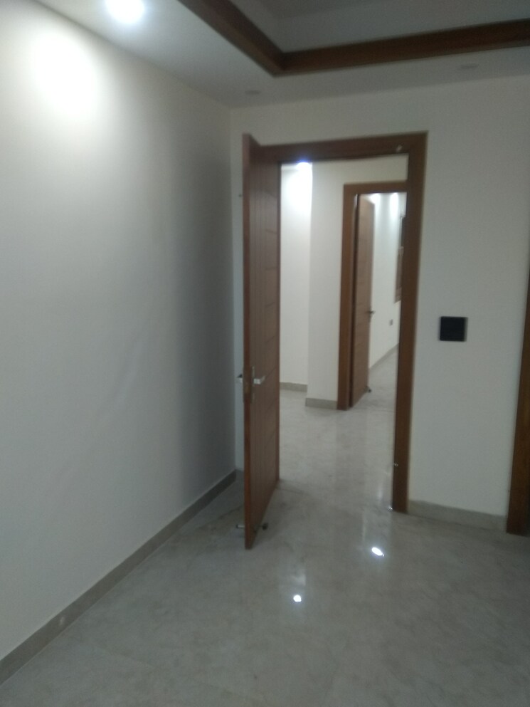 Room, sector 43 3 Bedroom 250 Sq.Yd. Builder Floor In Sector 43 Faridabad 8353390