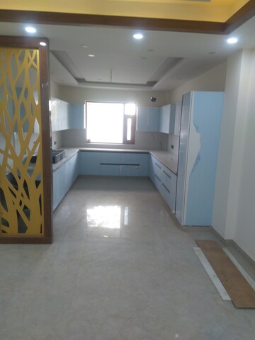 Kitchen in 3 BHK Builder Floor at Sector 43 – for Sale