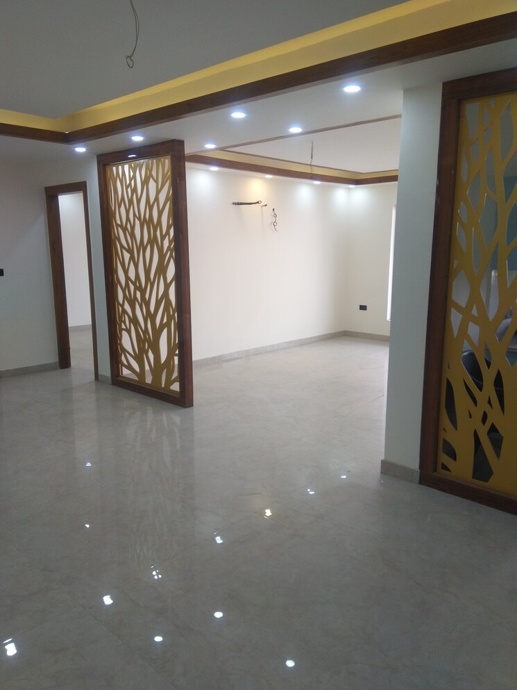 Room, sector 43 3 Bedroom 250 Sq.Yd. Builder Floor In Sector 43 Faridabad 8353390