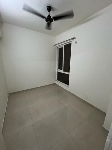 Room in 3 BHK Apartment at Signature Global The Millennia, Sector 37d – for Rent