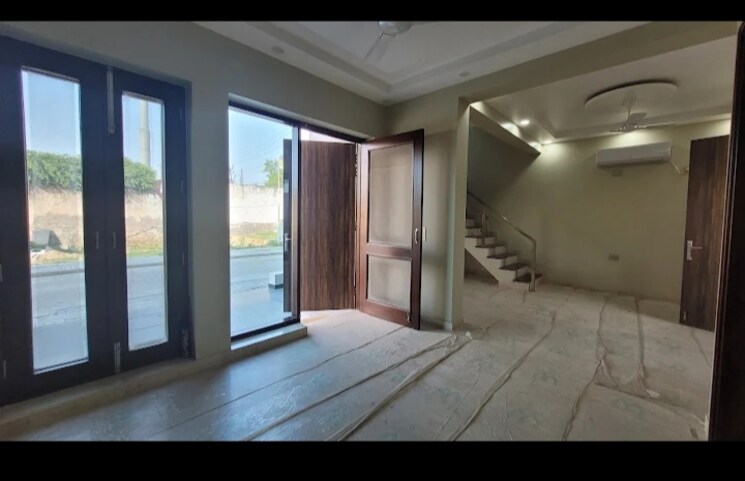 Room, raj nagar extension 4 Bedroom 86 Sq.Yd. Villa In Raj Nagar Extension Ghaziabad 8353659