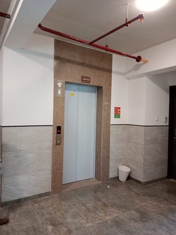 Room in 2 BHK Apartment at Chandak Cornerstone, Worli – for Rent