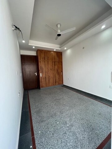 Room in 3 BHK Apartment at Saket – for Rent