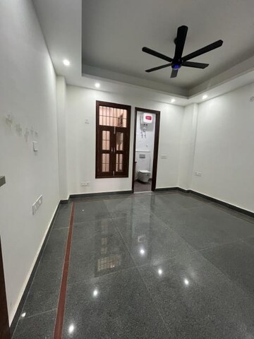 Room in 3 BHK Apartment at Saket – for Rent