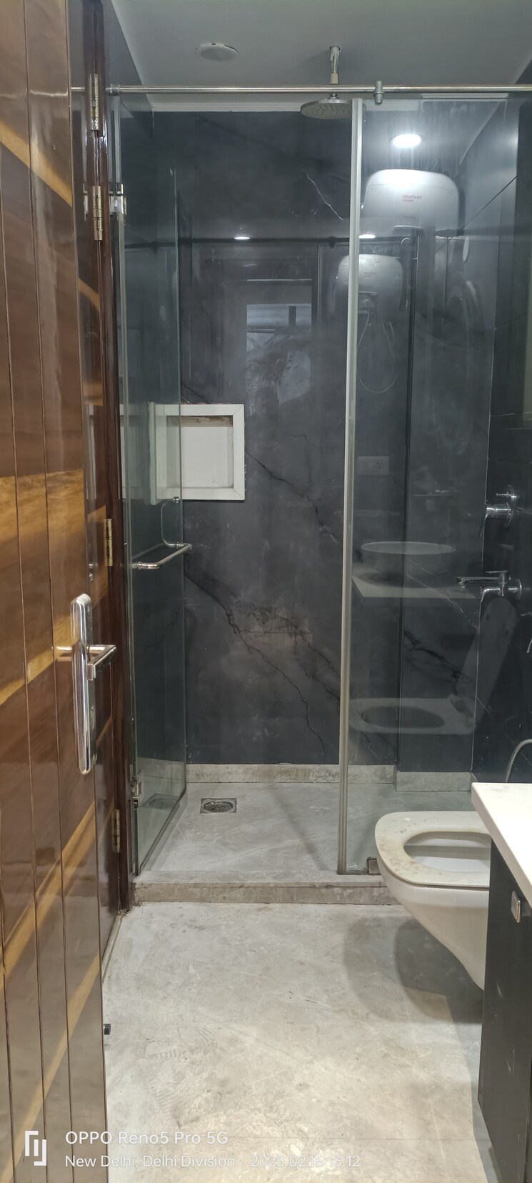 Bathroom, janakpuri 3 Bedroom 1350 Sq.Ft. Builder Floor In Janakpuri Delhi 8353847