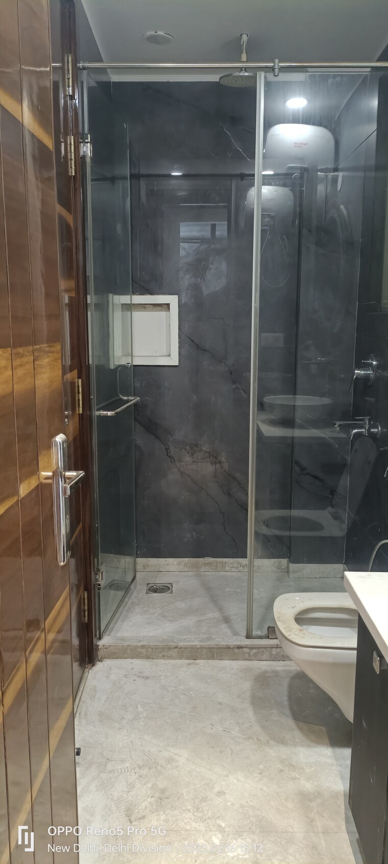 Bathroom, janakpuri 3 Bedroom 1350 Sq.Ft. Builder Floor In Janakpuri Delhi 8353847