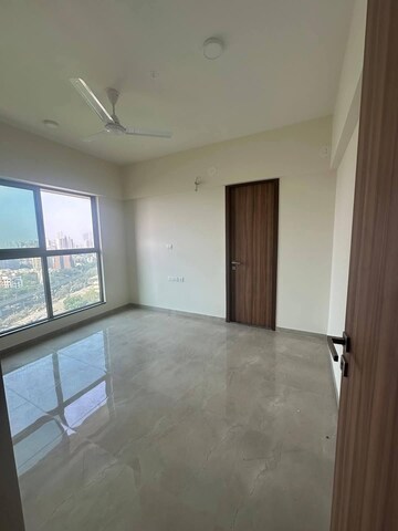 2 BHK Apartment For Rent in Sheth Irene, Malad West