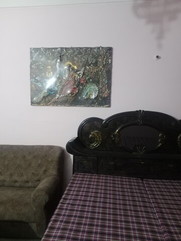 Room in 2 BHK Builder Floor at Sector 11 – for Rent