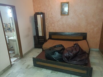 Room in 2 BHK Apartment at Dhawalgiri Apartments, Sector 11 – for Rent