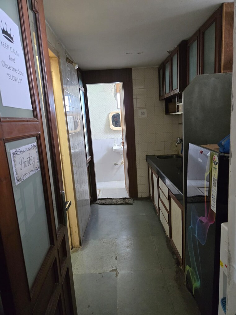 undefined, race course circle Commercial Office Space 2200 Sq.Ft. In Race Course Circle Vadodara 8353962