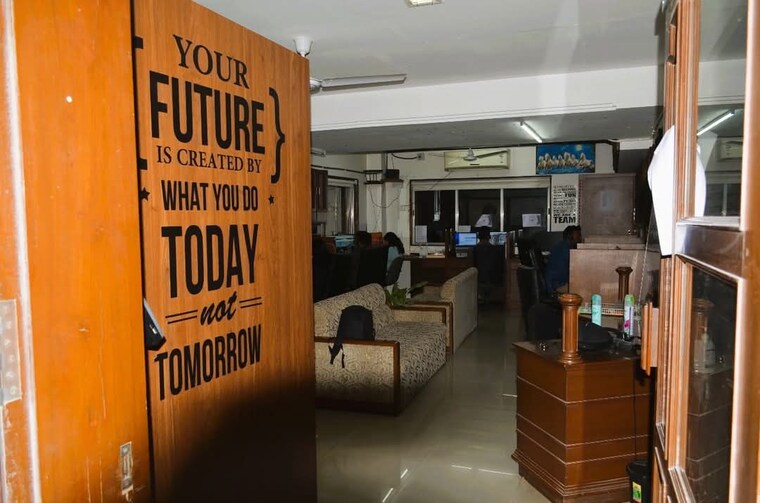 Floor Plan, race course circle Commercial Office Space 2200 Sq.Ft. In Race Course Circle Vadodara 8353962