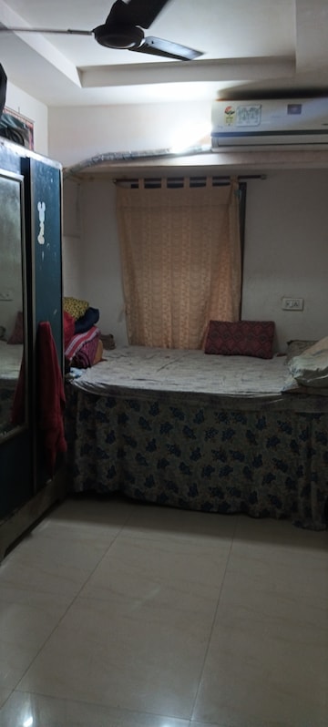Bedroom in 1 BHK Apartment at Lic Colony – for Rent