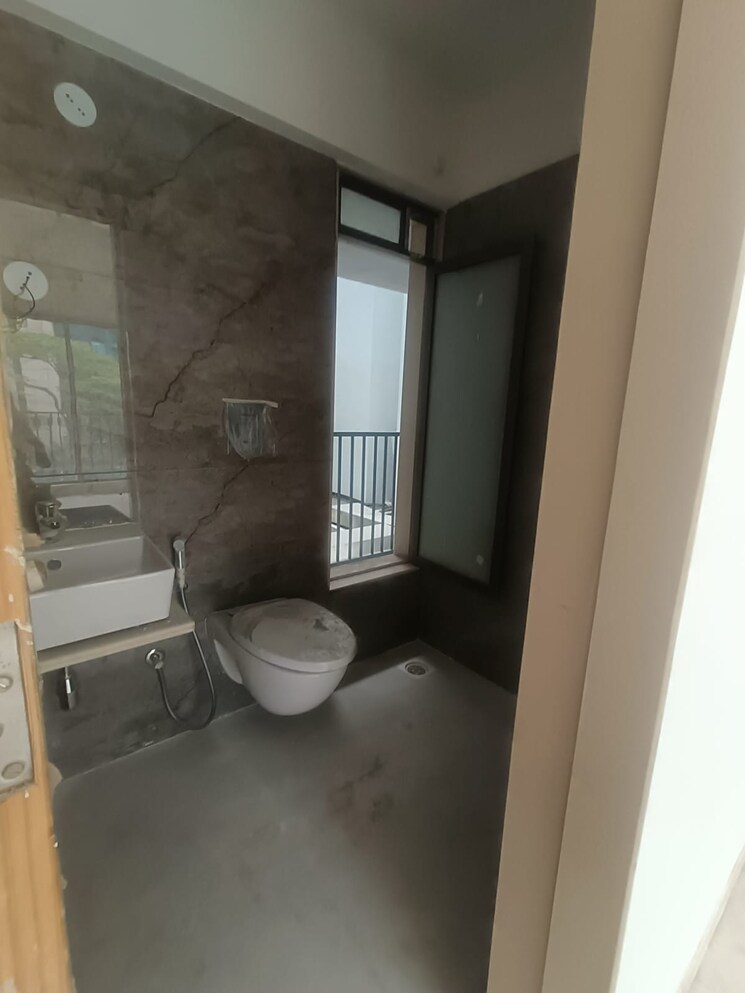 Bathroom, crystal-paradise-residences 2 Bedroom 700 Sq.Ft. Apartment In Andheri East Mumbai 8353956