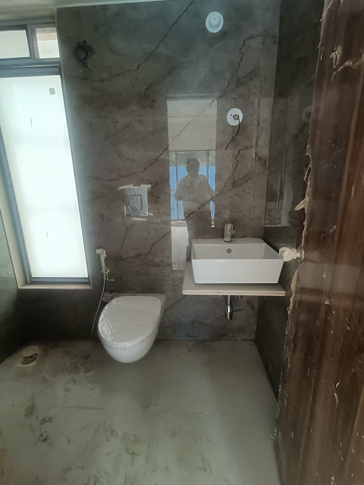 Bathroom, crystal-paradise-residences 2 Bedroom 700 Sq.Ft. Apartment In Andheri East Mumbai 8353956
