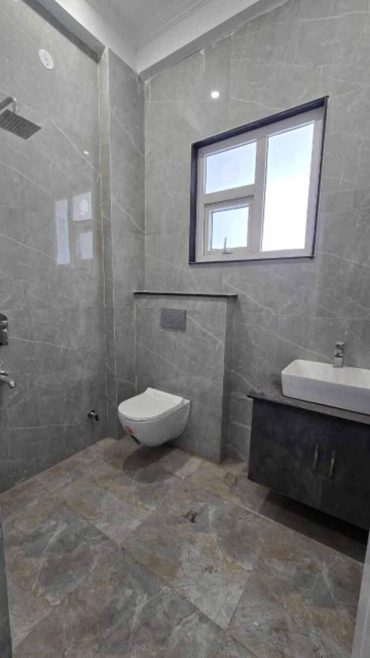Bathroom, dwarka 3 Bedroom 1950 Sq.Ft. Apartment In Dwarka Delhi 8353982