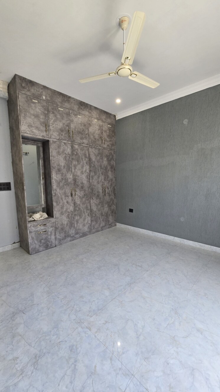 Room, dwarka 3 Bedroom 1950 Sq.Ft. Apartment In Dwarka Delhi 8353982