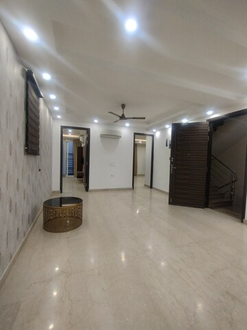 Staircase in 3 BHK Builder Floor at Ansal Sushant Lok I, Sector 43 – for Rent