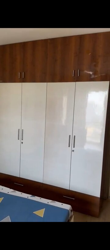 Furnished Amenities in 4 BHK Apartment at DLF Express Greens, Manesar Sector 1a – for Sale