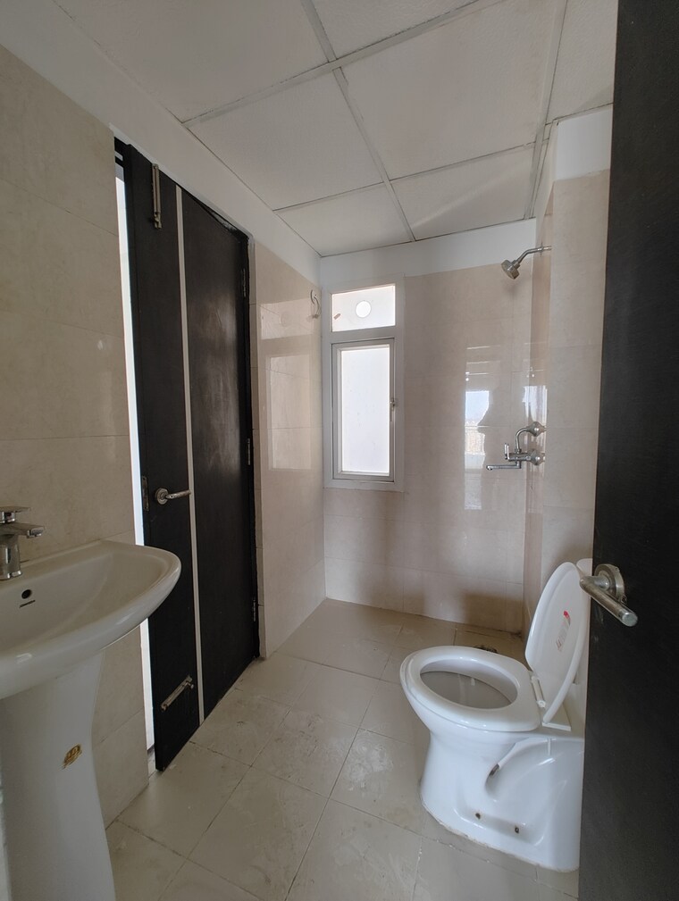 Bathroom, samridhi-grand-avenue 2 Bedroom 980 Sq.Ft. Apartment In Tech Zone 4 Greater Noida Greater Noida 8354157